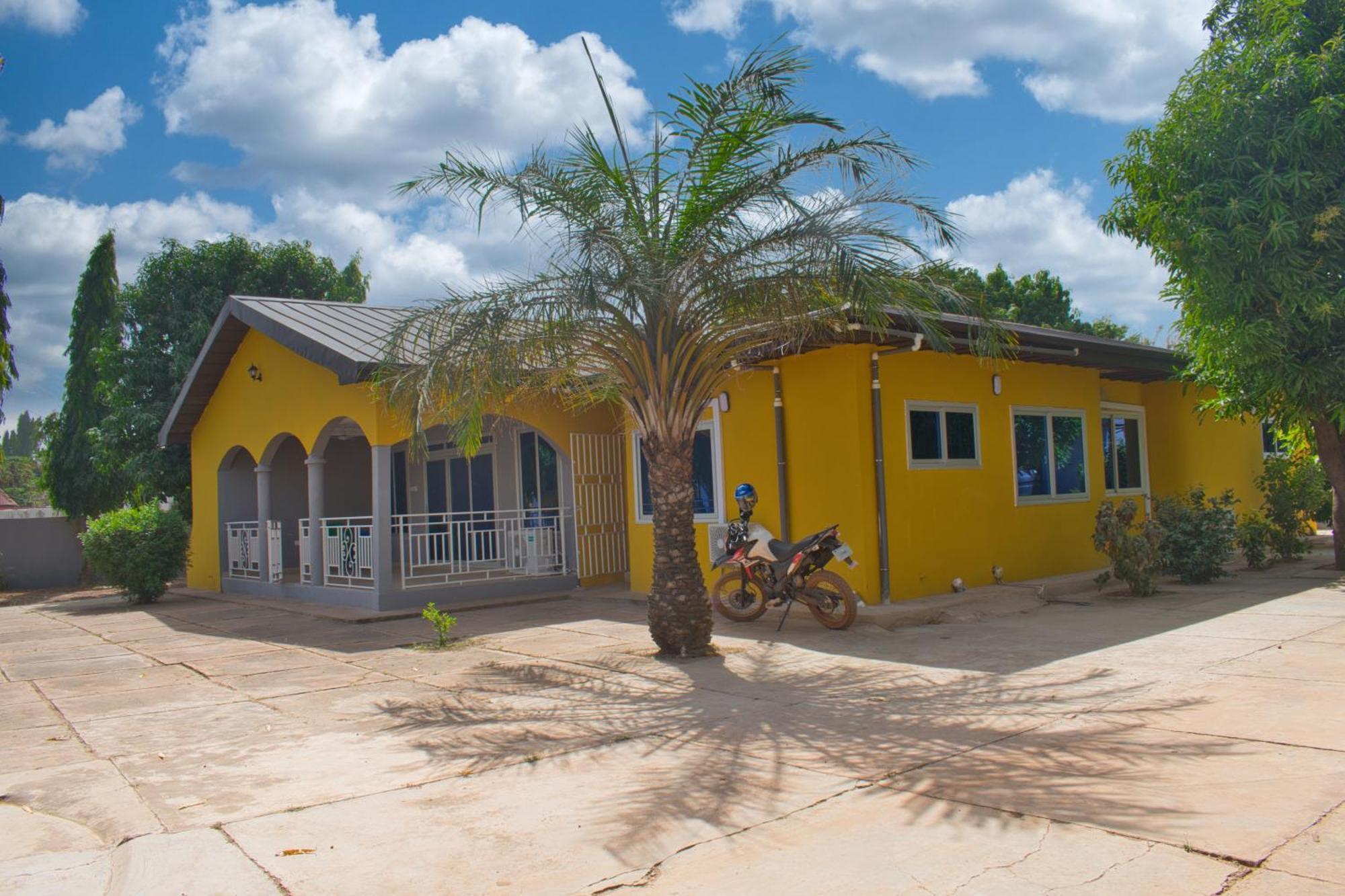 Tree House Hostel Тамале Екстер'єр фото